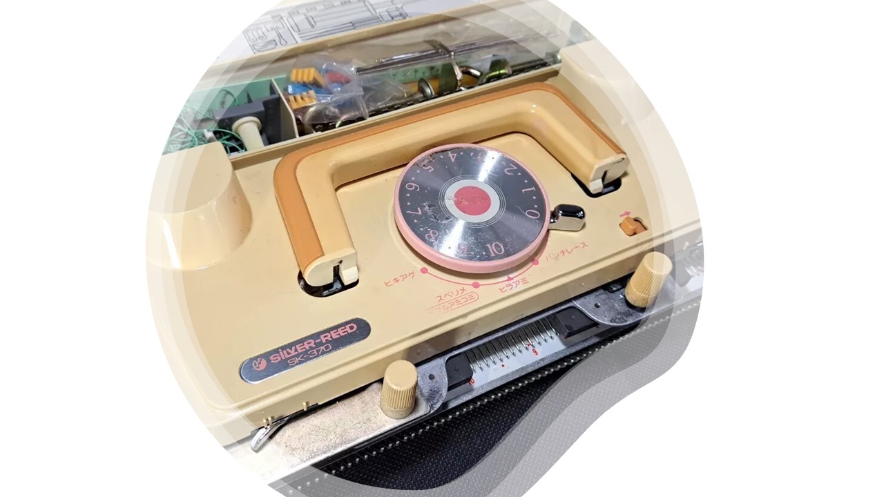 Silver Reed SK-370 knitting machine